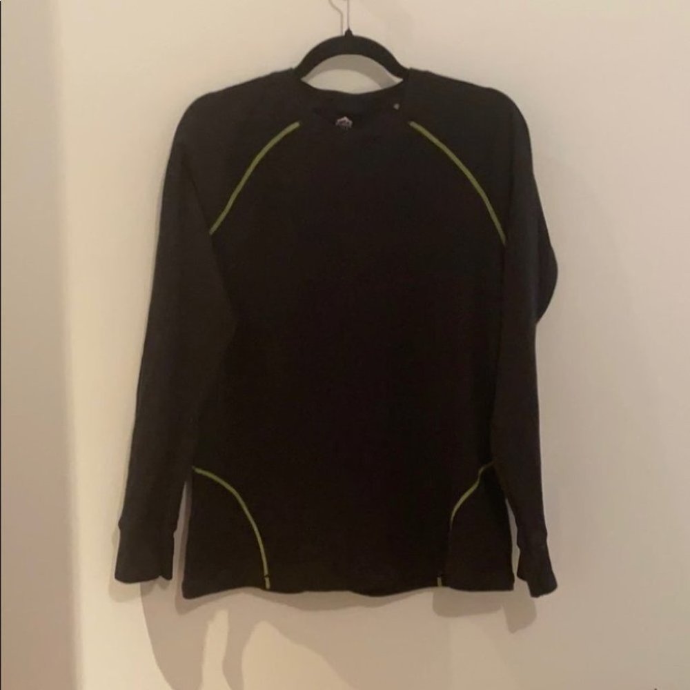 Black Mountain Men Black round Neck Long Sleeve  Under Shirt Size Medium